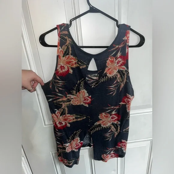 Roxy | Floral Tank - Picture 4 of 6